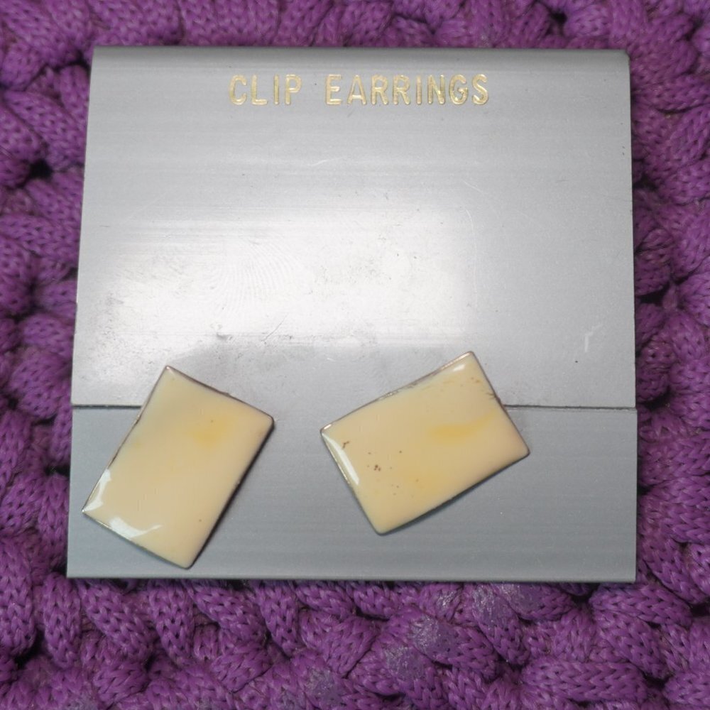 Vintage Womens Beige Silver Metal Square Stud Casual Clip On Earrings